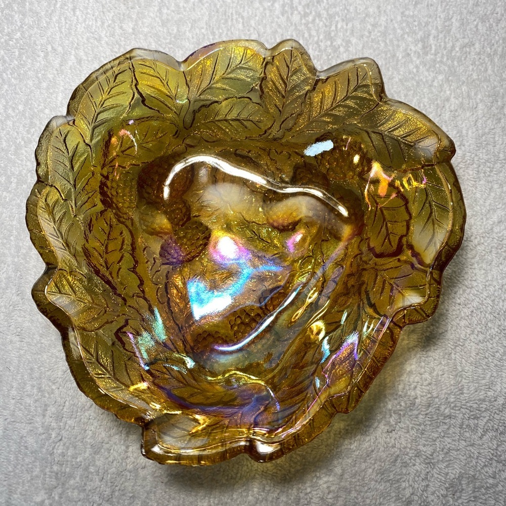 Vintage Amber grapes and leaves candy dish